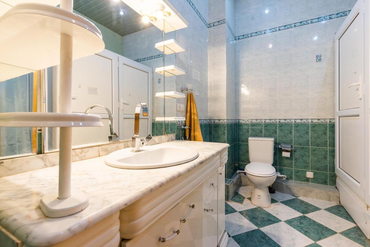 Center 4 You Hotell Tbilisi Eksteriør bilde