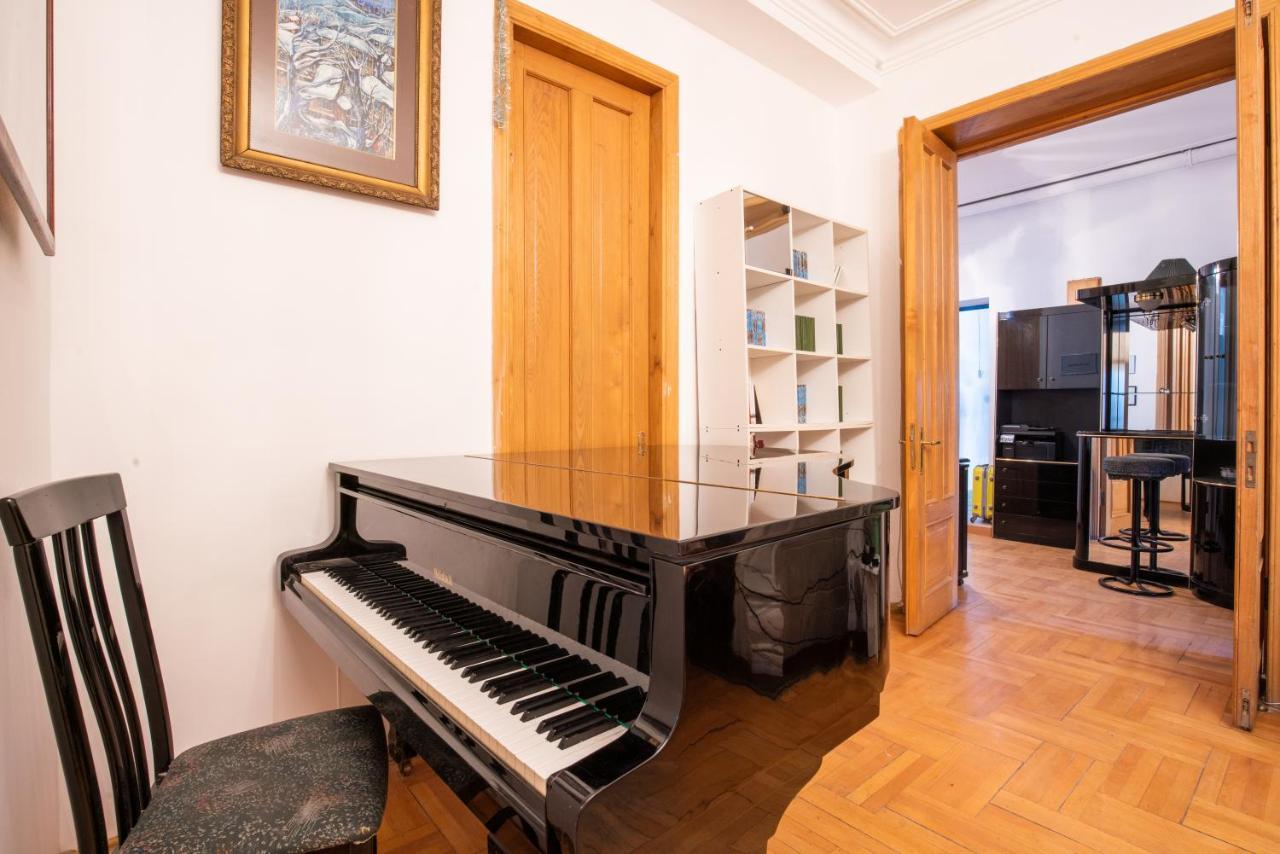 Center 4 You Hotell Tbilisi Eksteriør bilde