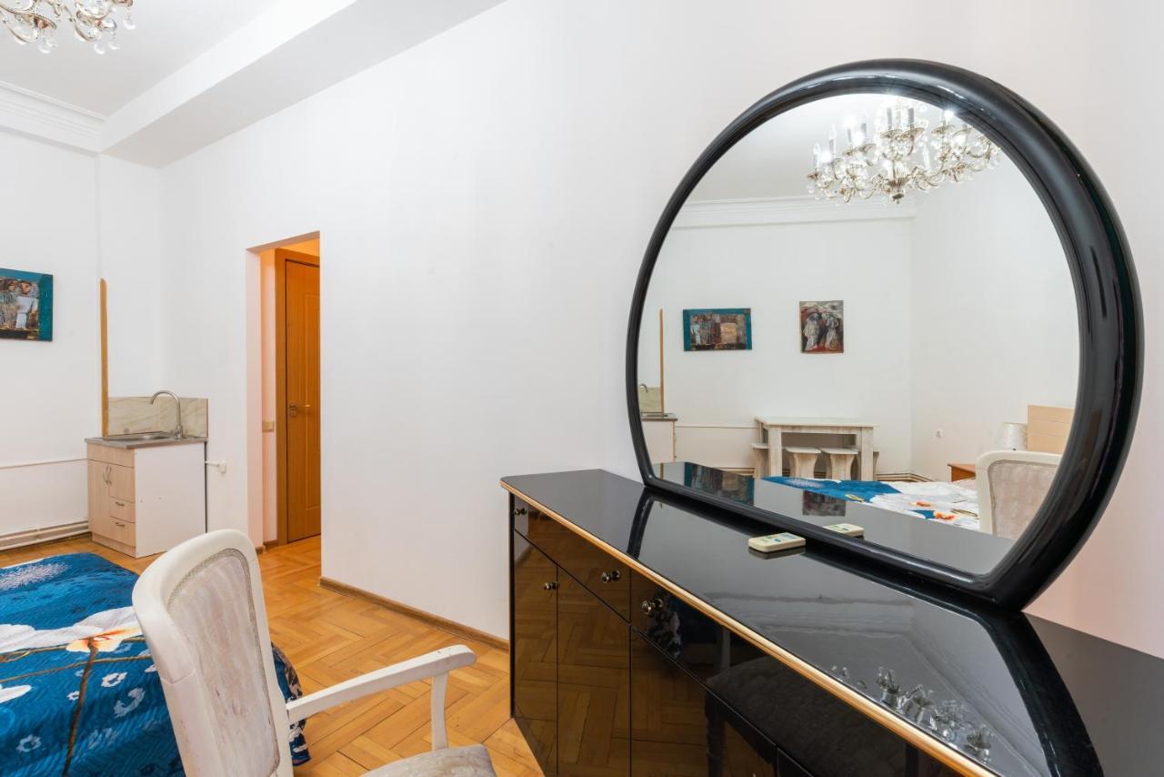 Center 4 You Hotell Tbilisi Eksteriør bilde