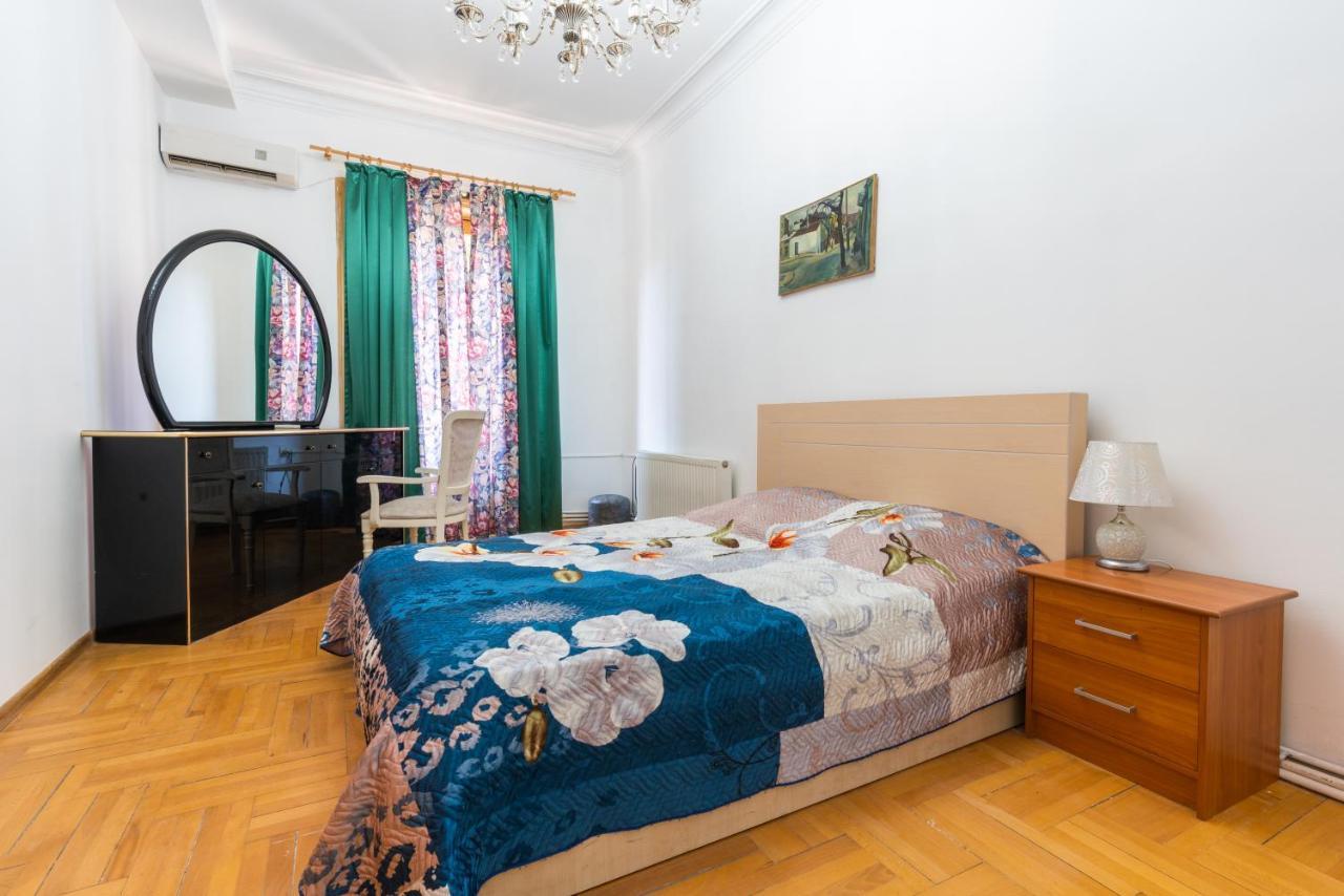 Center 4 You Hotell Tbilisi Eksteriør bilde