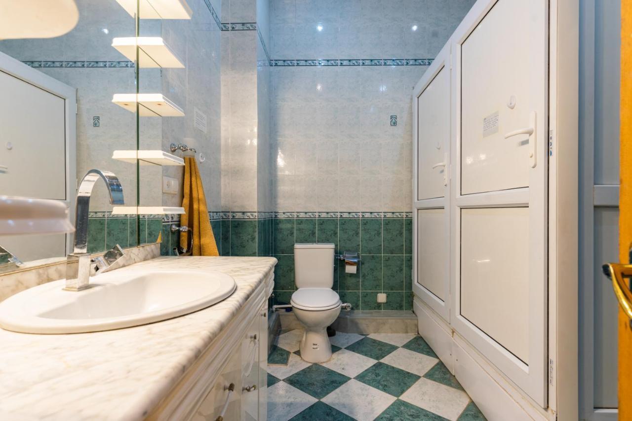 Center 4 You Hotell Tbilisi Eksteriør bilde
